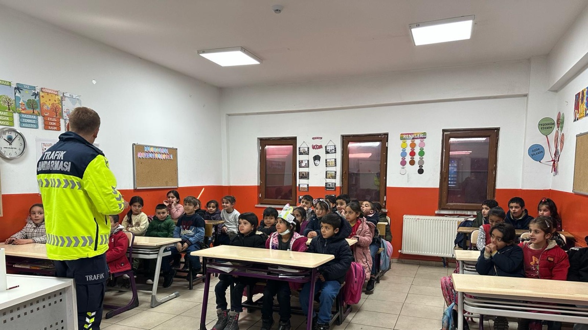 TRAFİK KURALLARINI ÖĞRENİYORUZ
